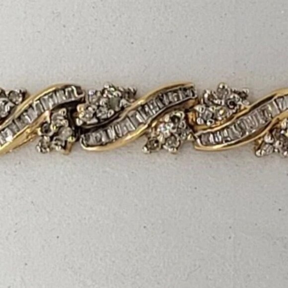 (NI-2174) Ladies 10K Yellow Gold Tennis Bracelet - Picture 3 of 6